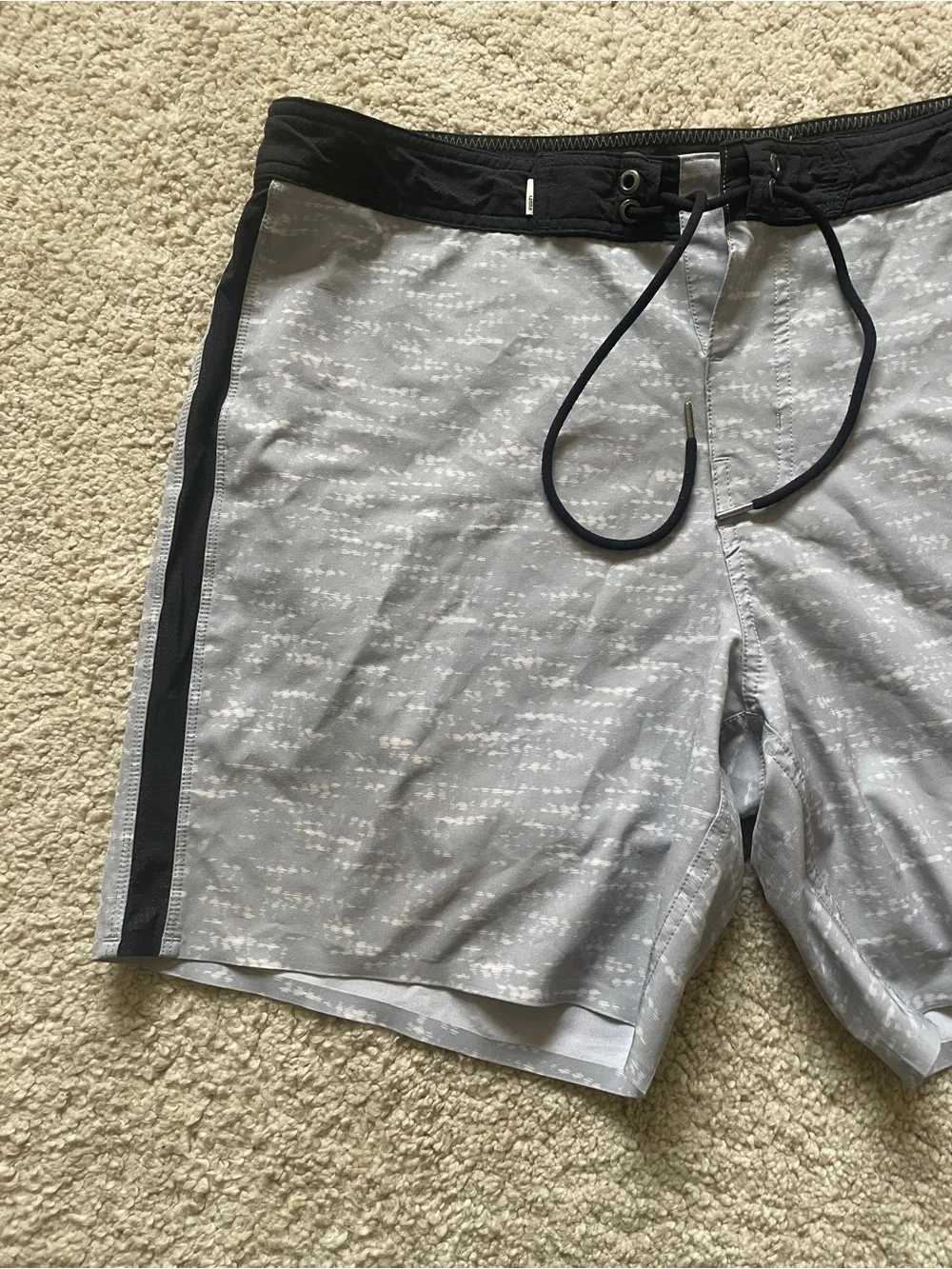 Vuori Peak Board Shorts Eucalyptus Belize size S